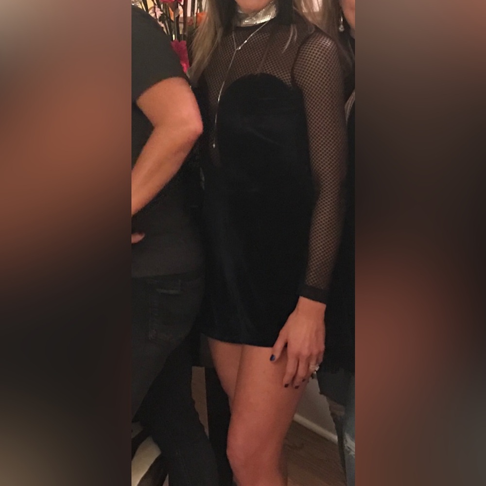 WYDLR Lace & Velvet Combination Romper - Picture 7 of 7